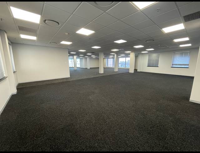 1,356M² OFFICE TO LET IN ROSEBANK